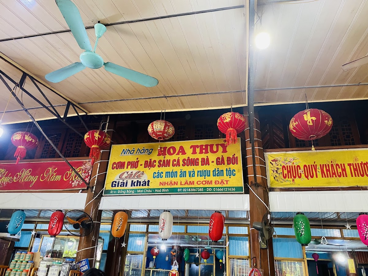 Nhà Hàng Hoa Thủy