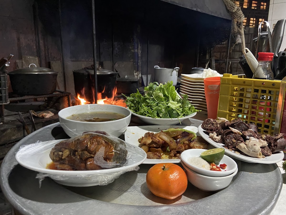 Nhà Hàng Hoa Thủy - Photo 2