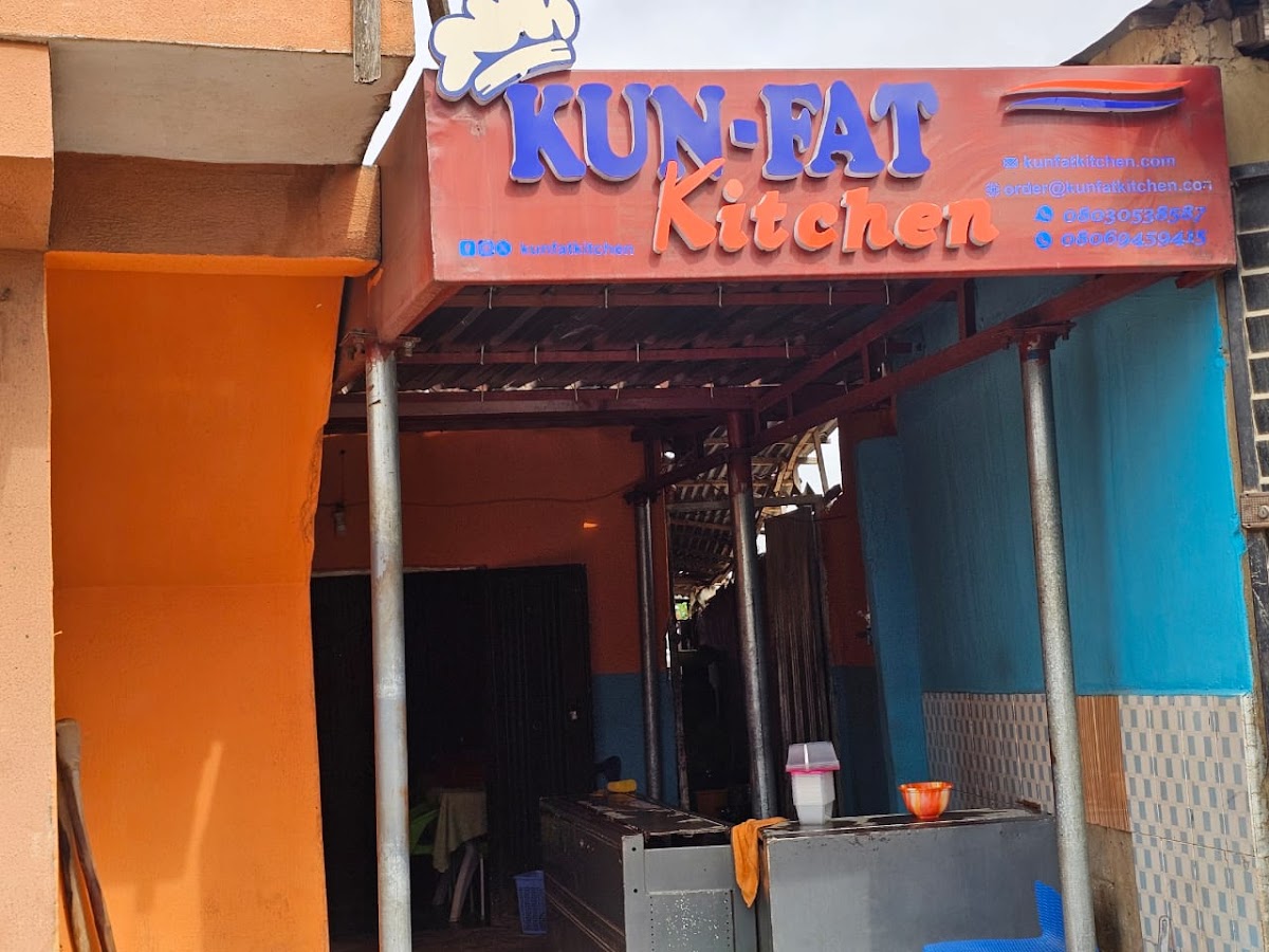 KUN-FAT Kitchen SHARPCORNER, Oluyole
