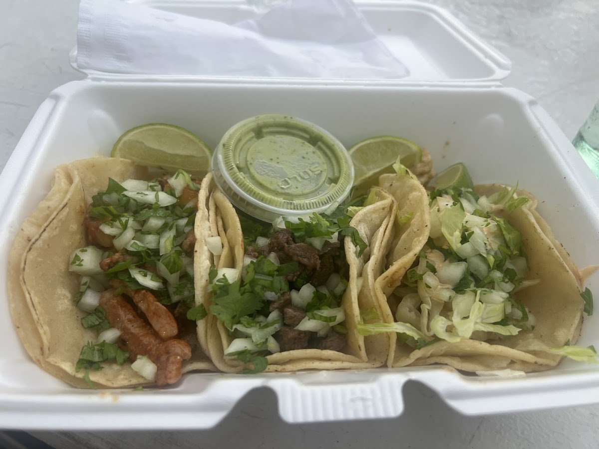 Las Tijeritas Food Truck (Red) - Photo 3