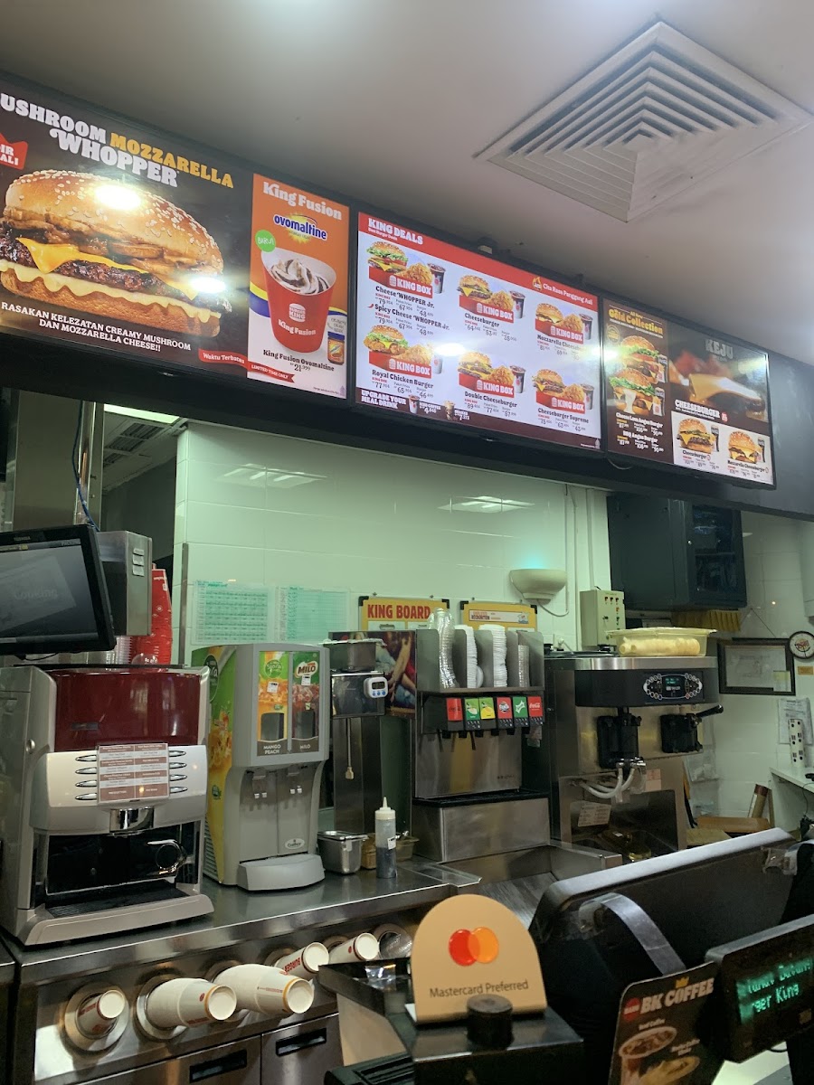 Burger King - BeachWalk - Photo 3
