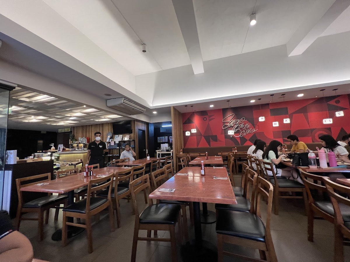 Max's Intramuros