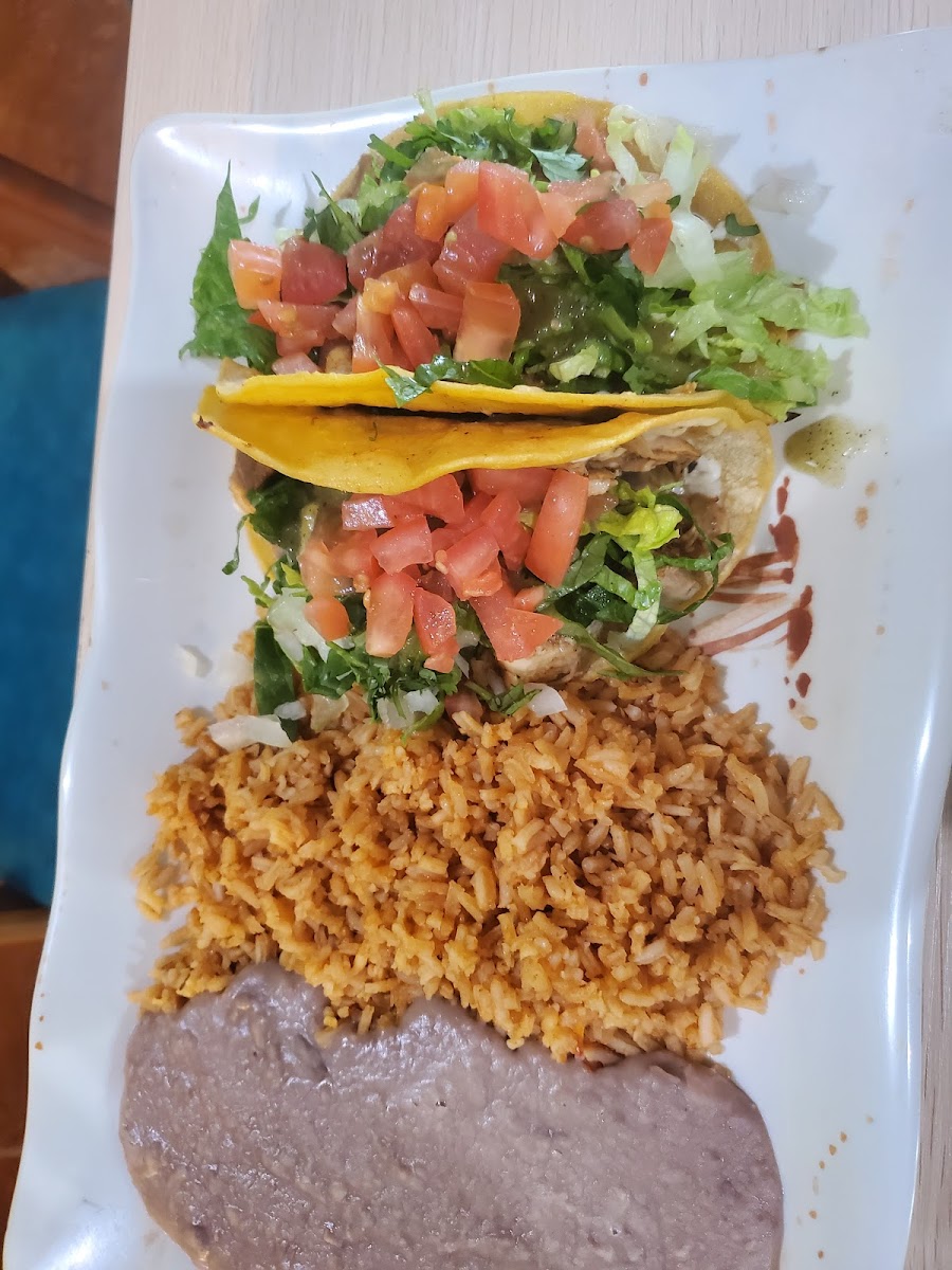 Aztlan Grilled Taqueria - Photo 4