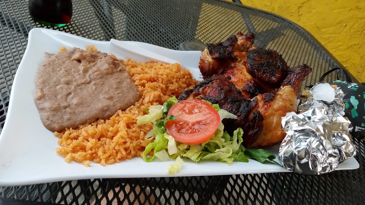 Aztlan Grilled Taqueria - Photo 5