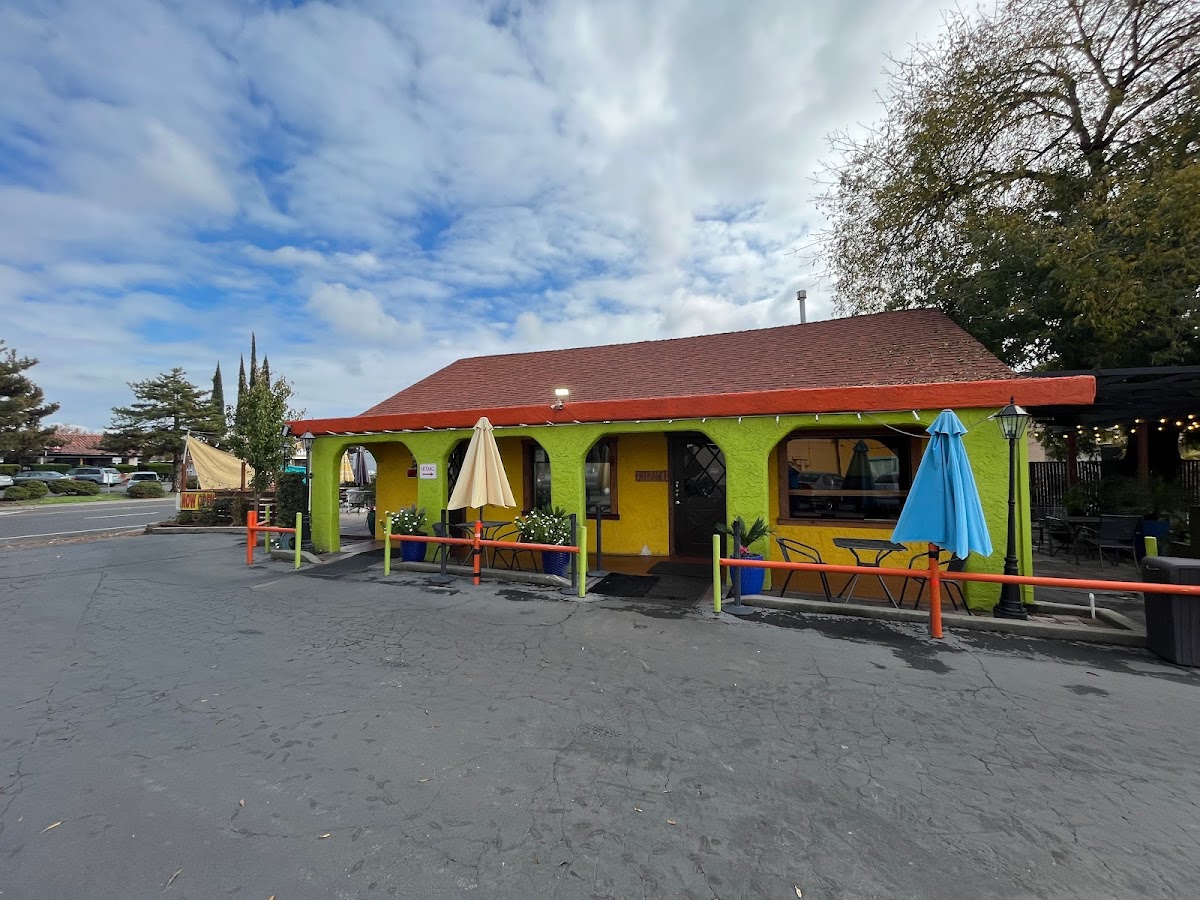 Aztlan Grilled Taqueria - Photo 8