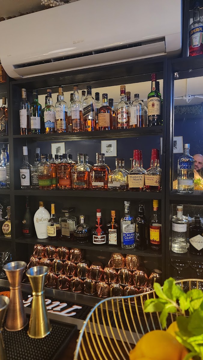 Cholo's Bistro