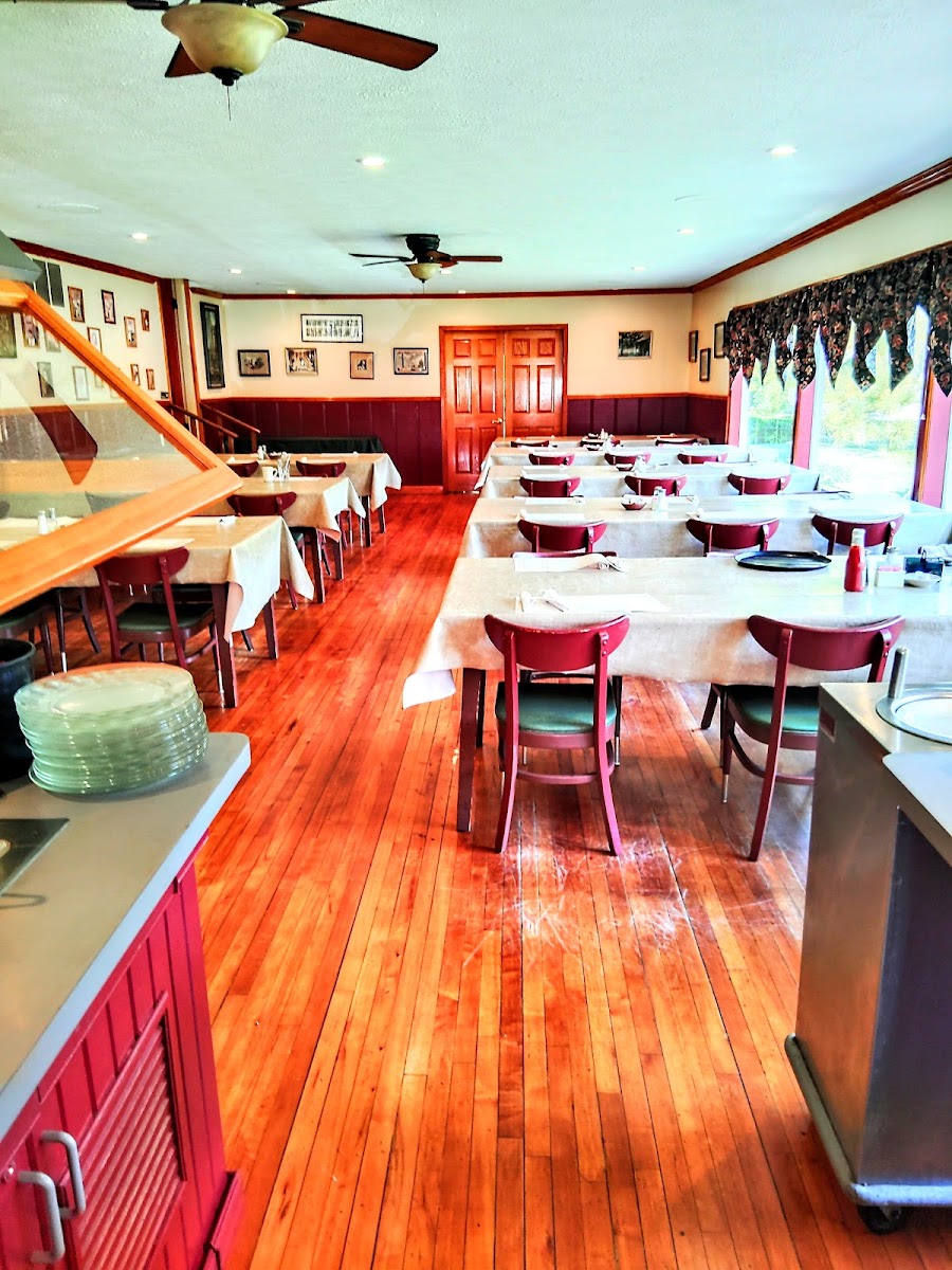 Williams Inn - Photo 3