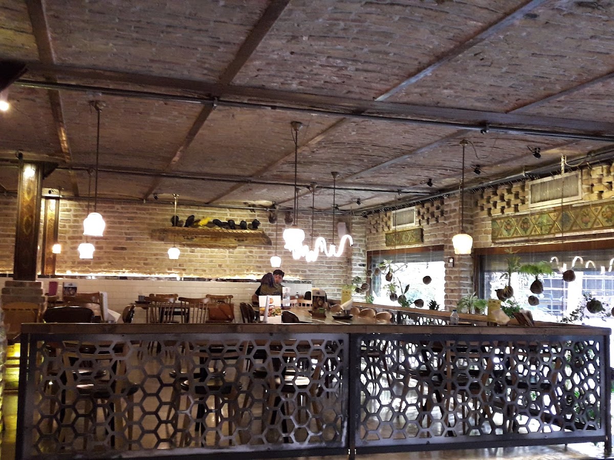 Chargah Restaurant - Photo 3