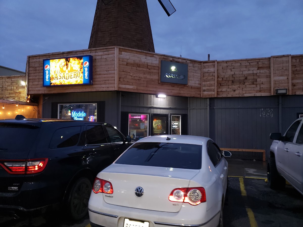 El Asadero Bar & Grill - Photo 2