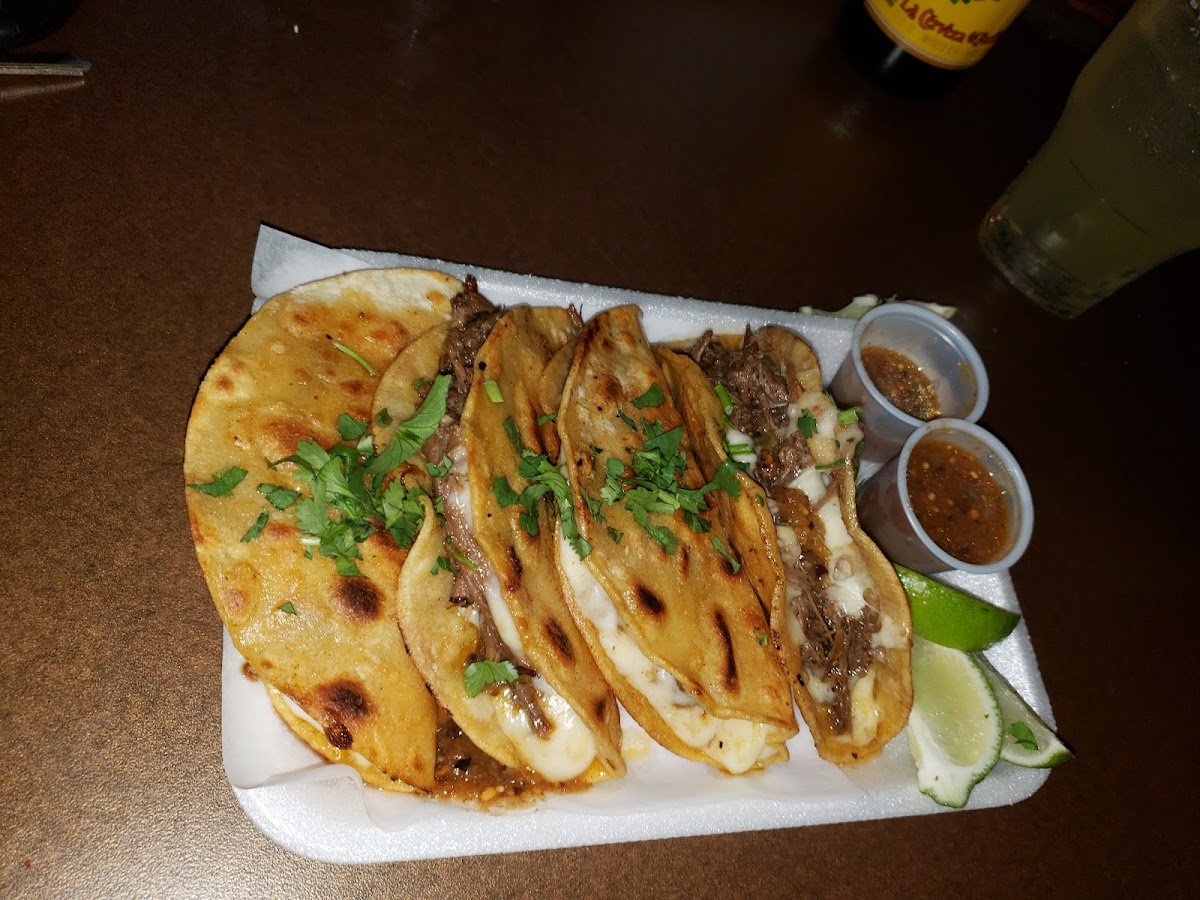 El Asadero Bar & Grill - Photo 4