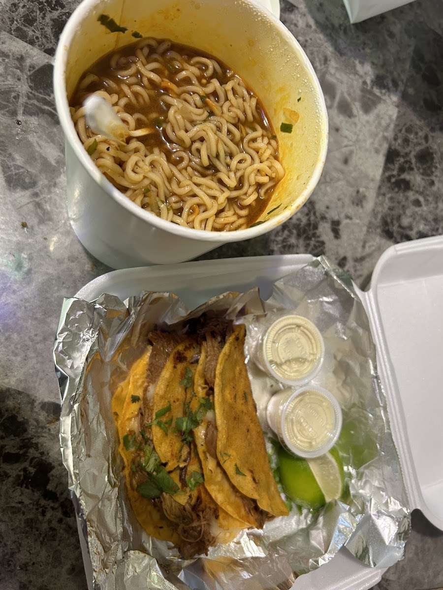 El Asadero Bar & Grill - Photo 8
