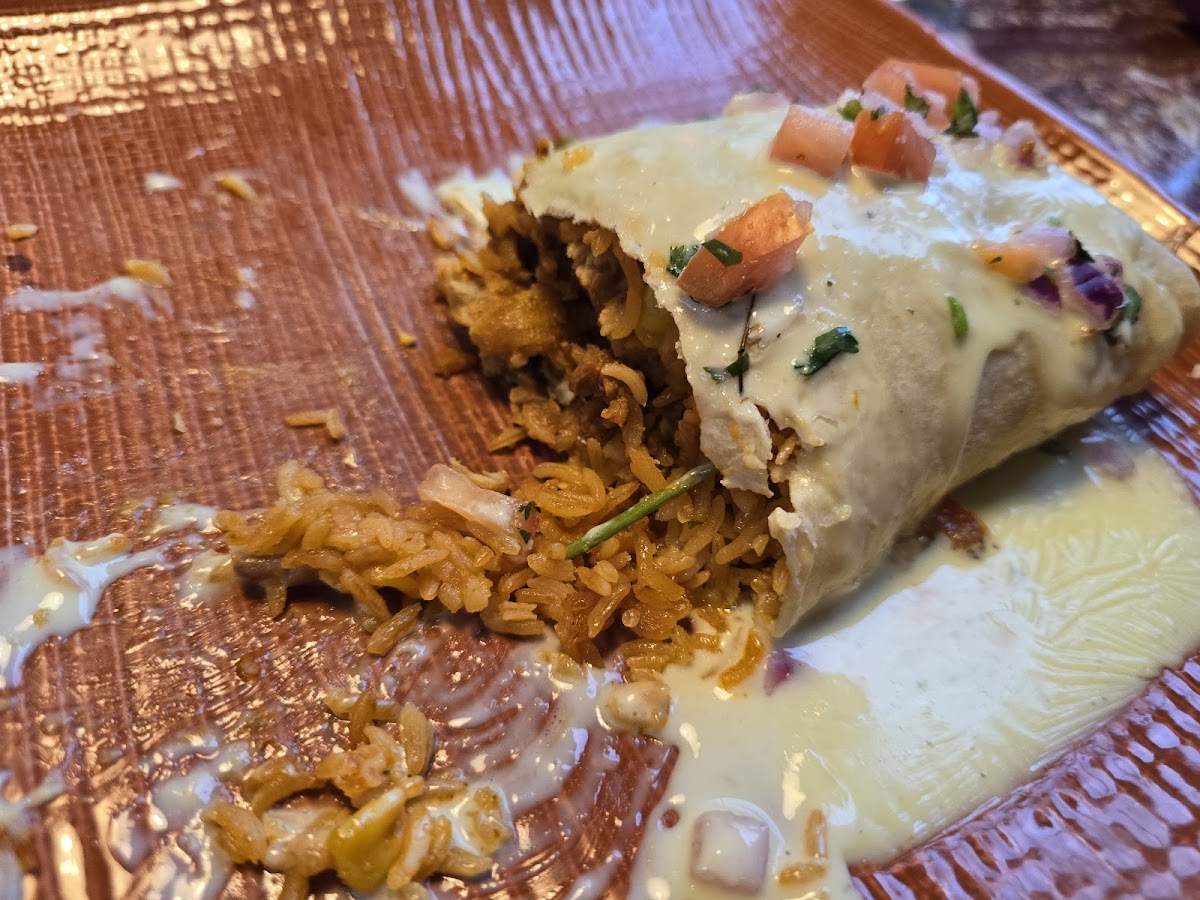 El Barco Bar and Grill - Photo 8