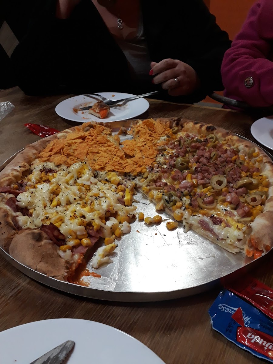 Los Hermanos Pizzaria - Photo 9