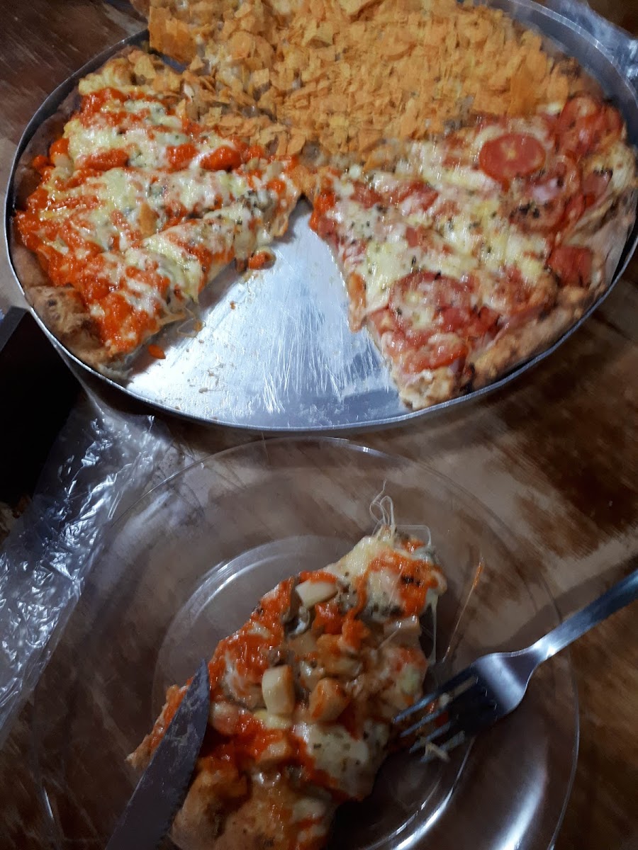 Los Hermanos Pizzaria - Photo 5