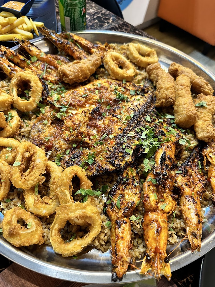 مطعم أسماك الحلقة أبوظبي | Asmak Alhalqa Seafood Restaurant - Photo 4