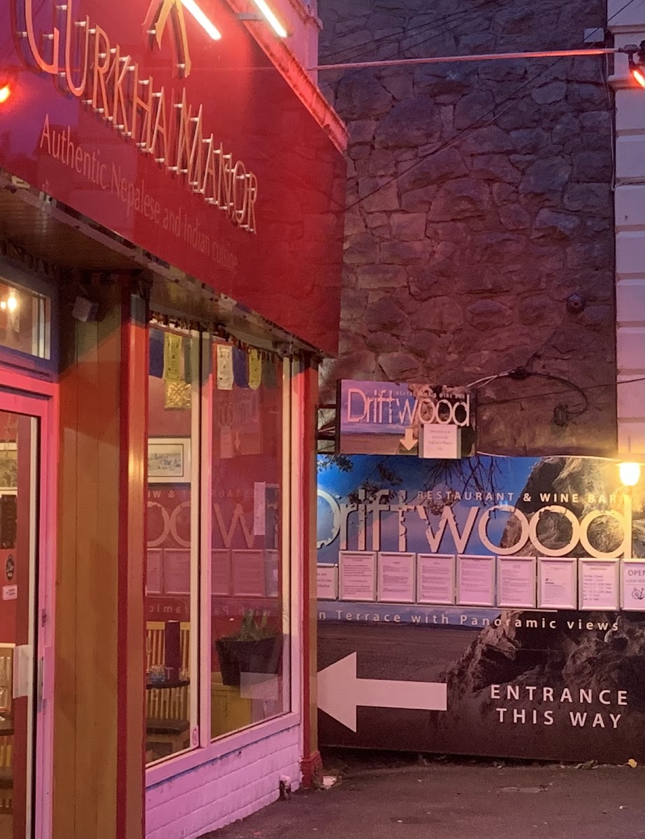 The Driftwood Bar & Restaurant
