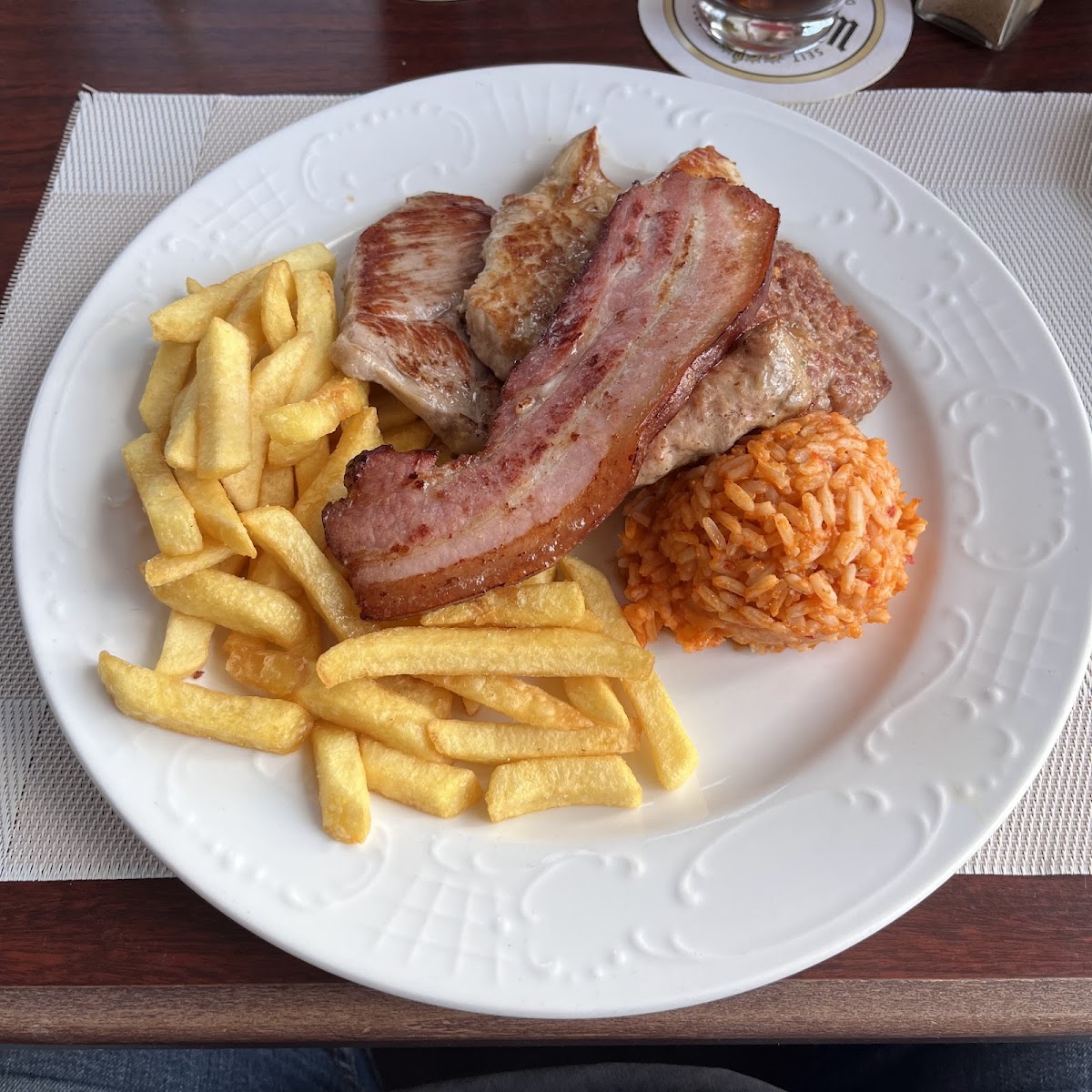 Restaurant 'Dubrovnik' in Leezen - Photo 2