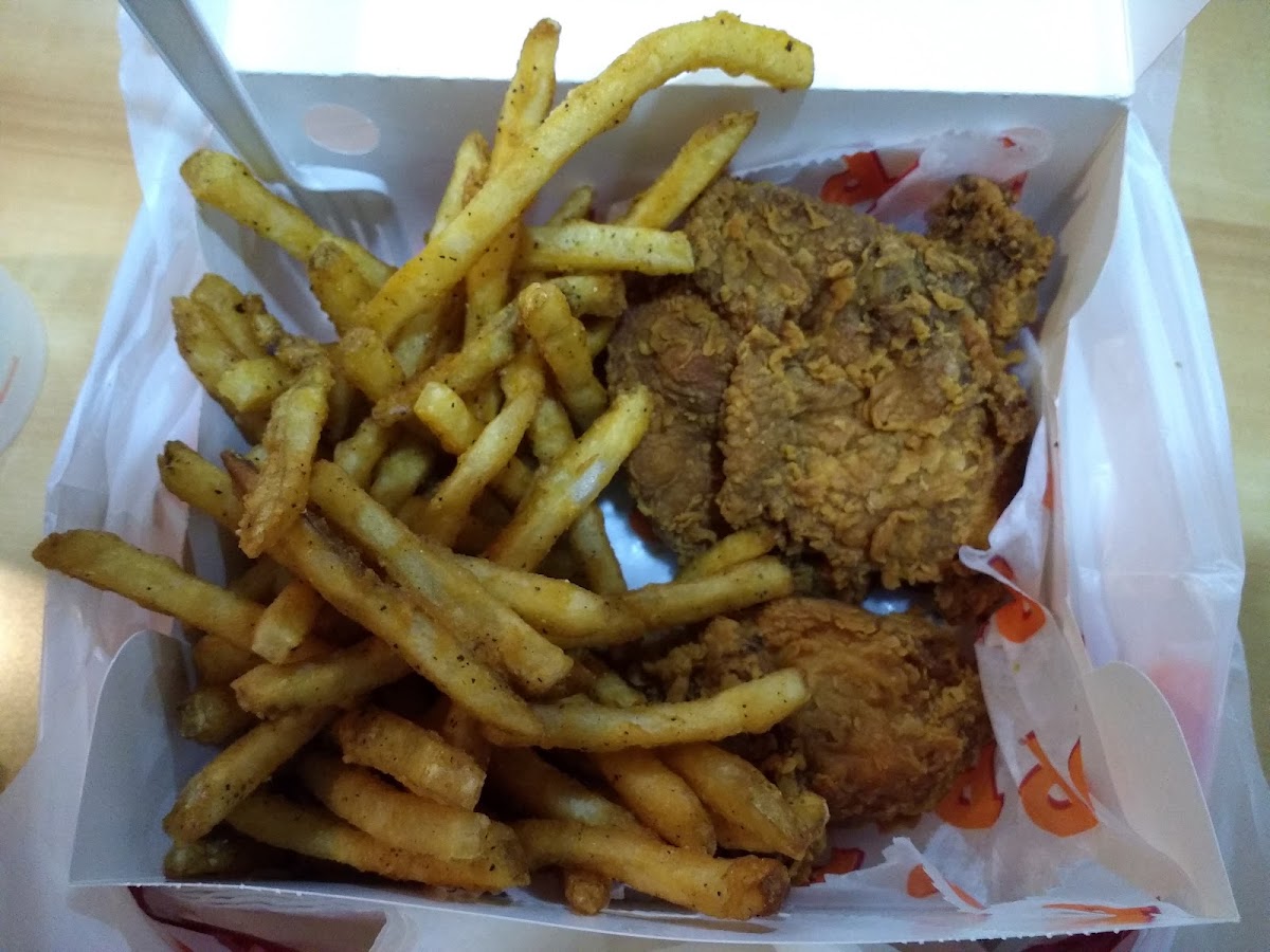 Popeyes Louisana Kitchen - Photo 6