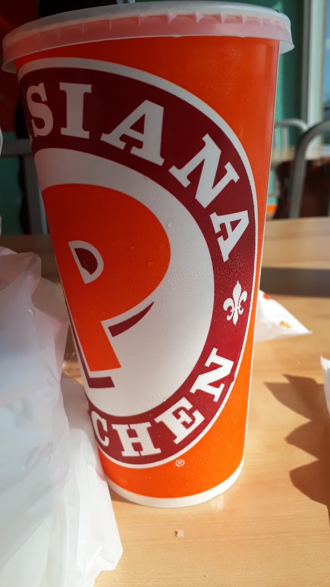 Popeyes Louisana Kitchen - Photo 8