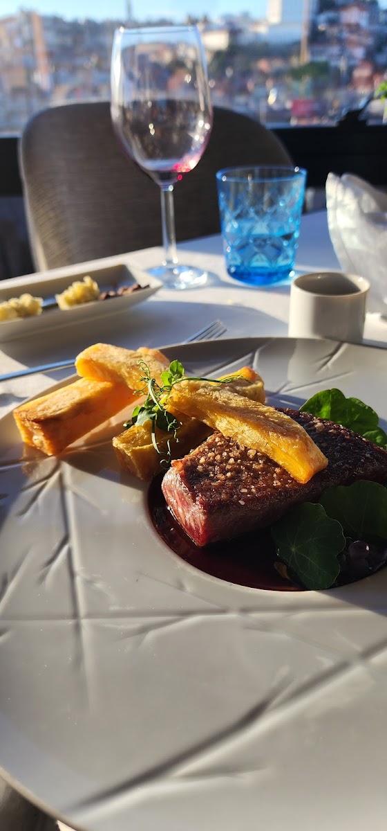Divino Restaurant & Lounge - Photo 4