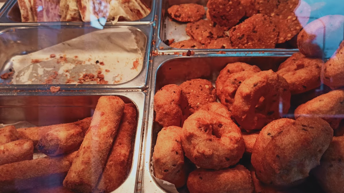 Abie's Take Away - Photo 4