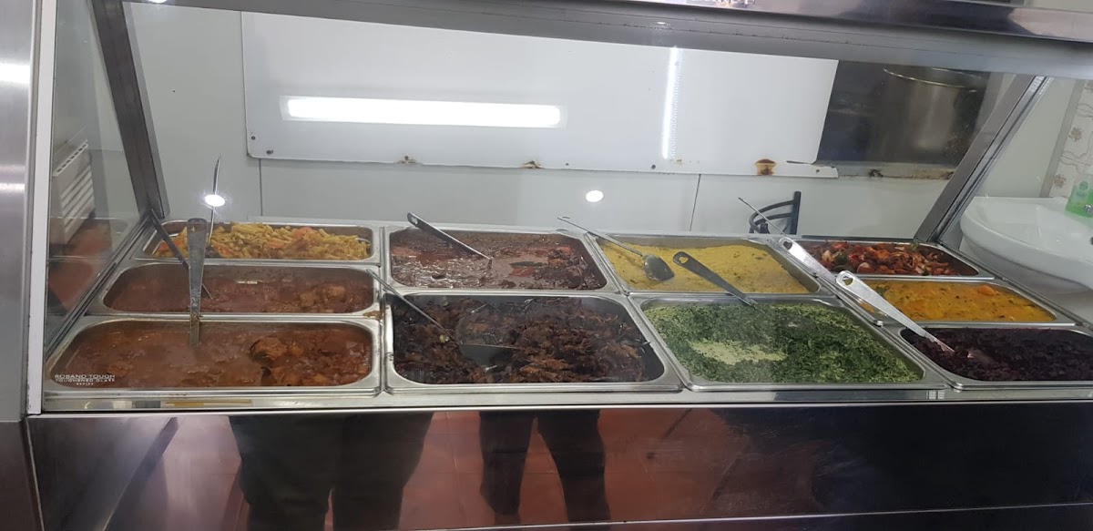 Abie's Take Away - Photo 8