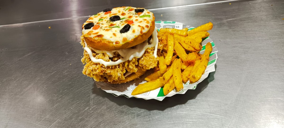 Aziz Khan Pizza & Burger Point - Photo 2