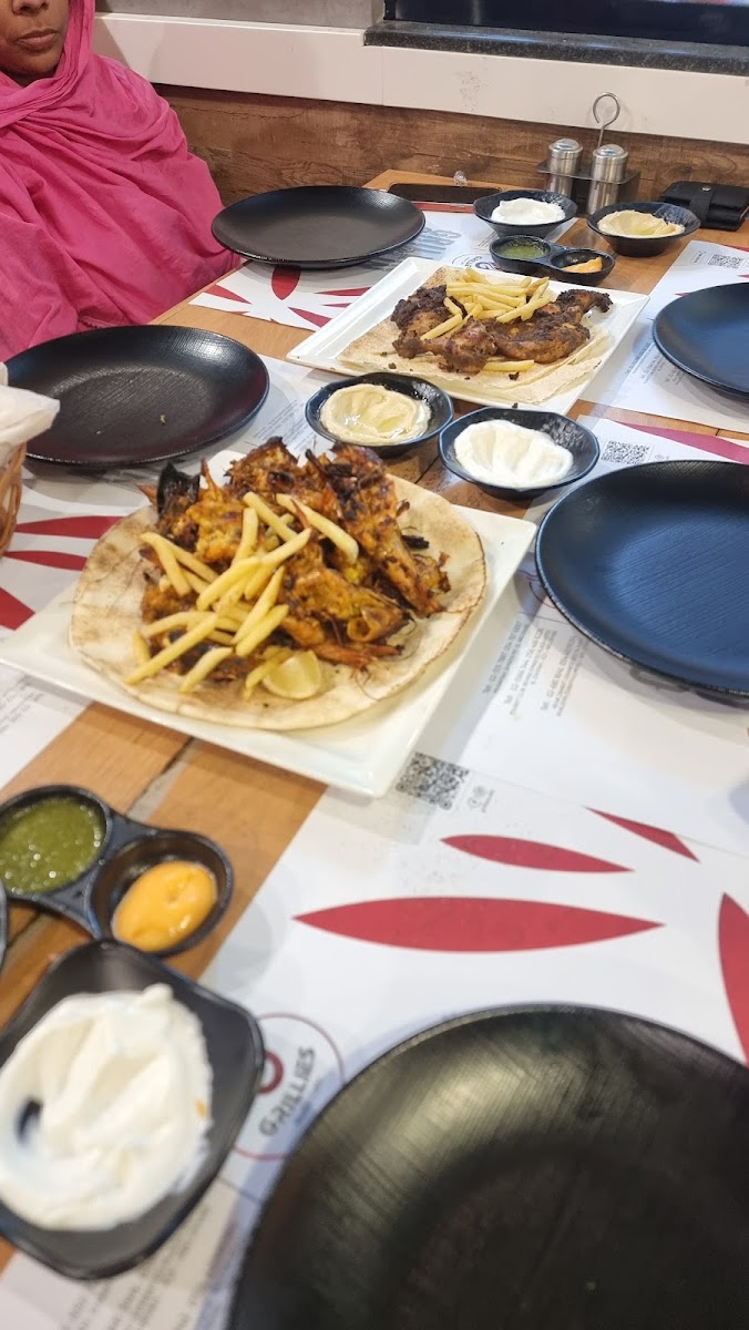 Grillies Restaurant and grill - Photo 9