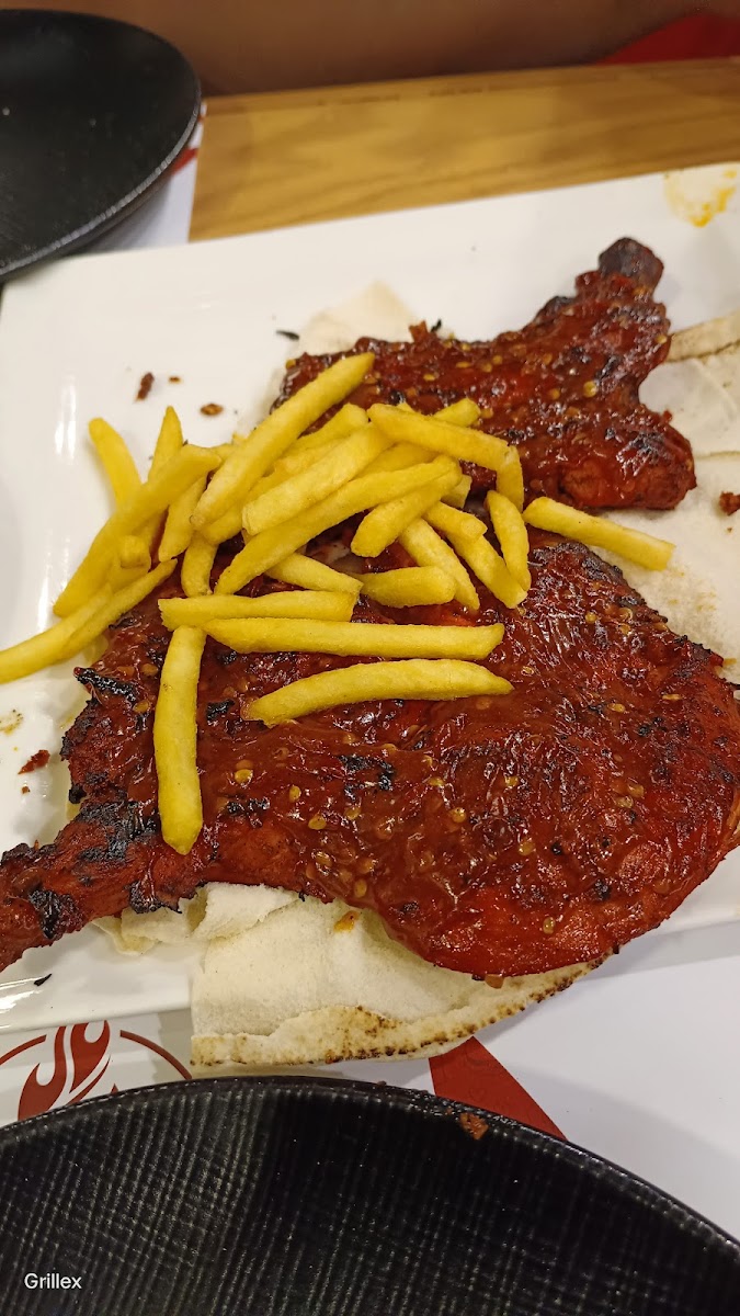 Grillies Restaurant and grill - Photo 7