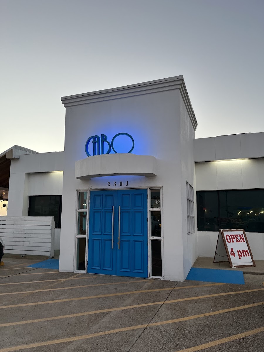 Cabo Bar and Grille - Photo 4