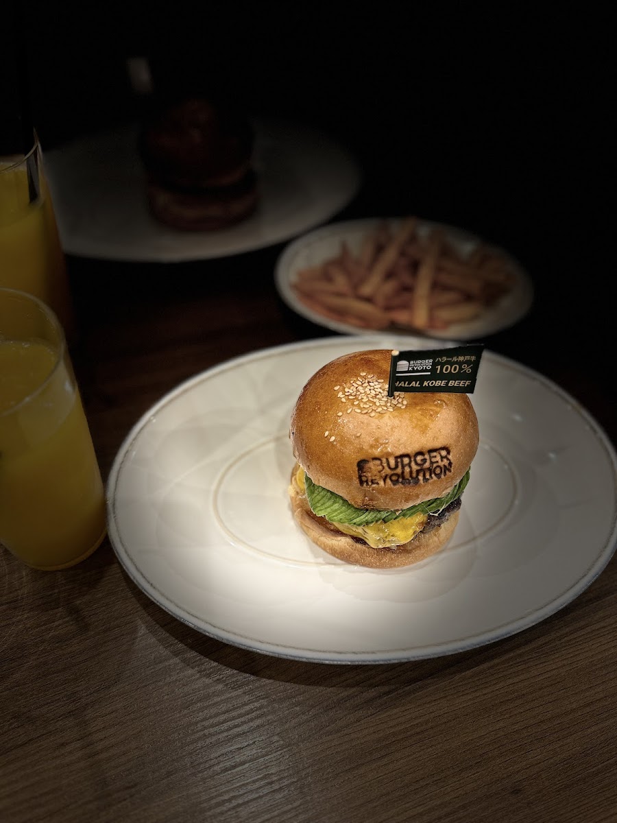 Burger Revolution Kyoto - Photo 5