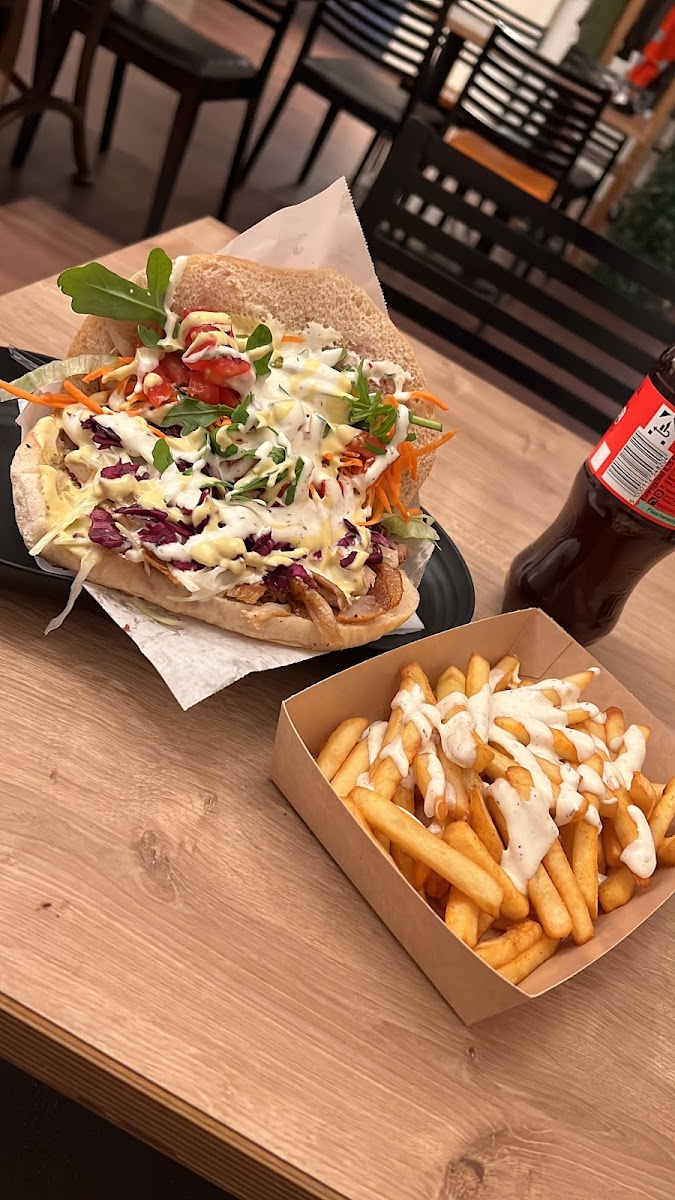 Mister Döner Saarlouis - Photo 6