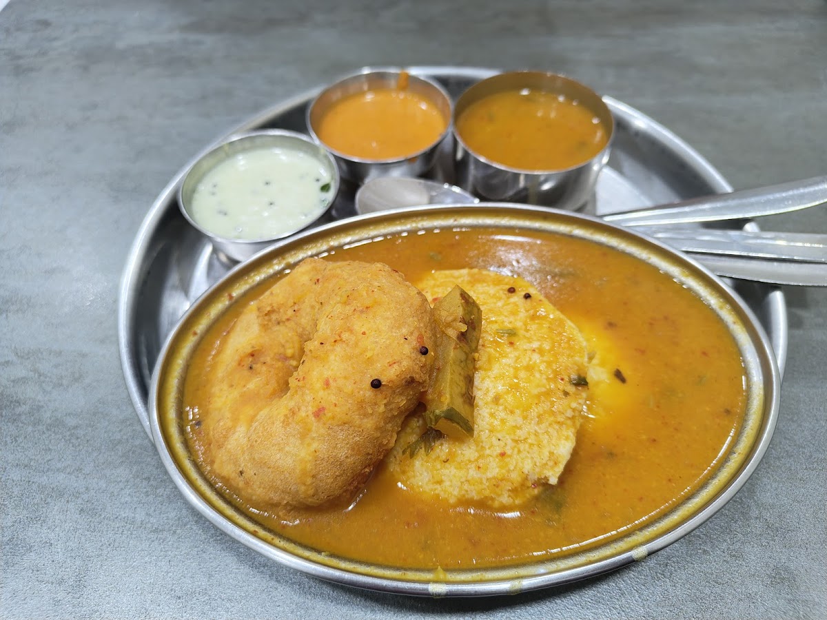 Mumbai Swadisth Restaurant LLC - Photo 9