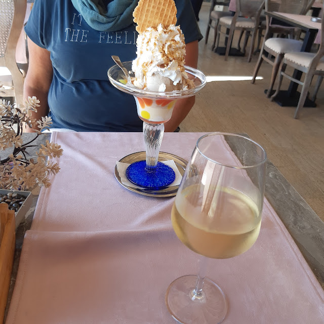 Nussbecher