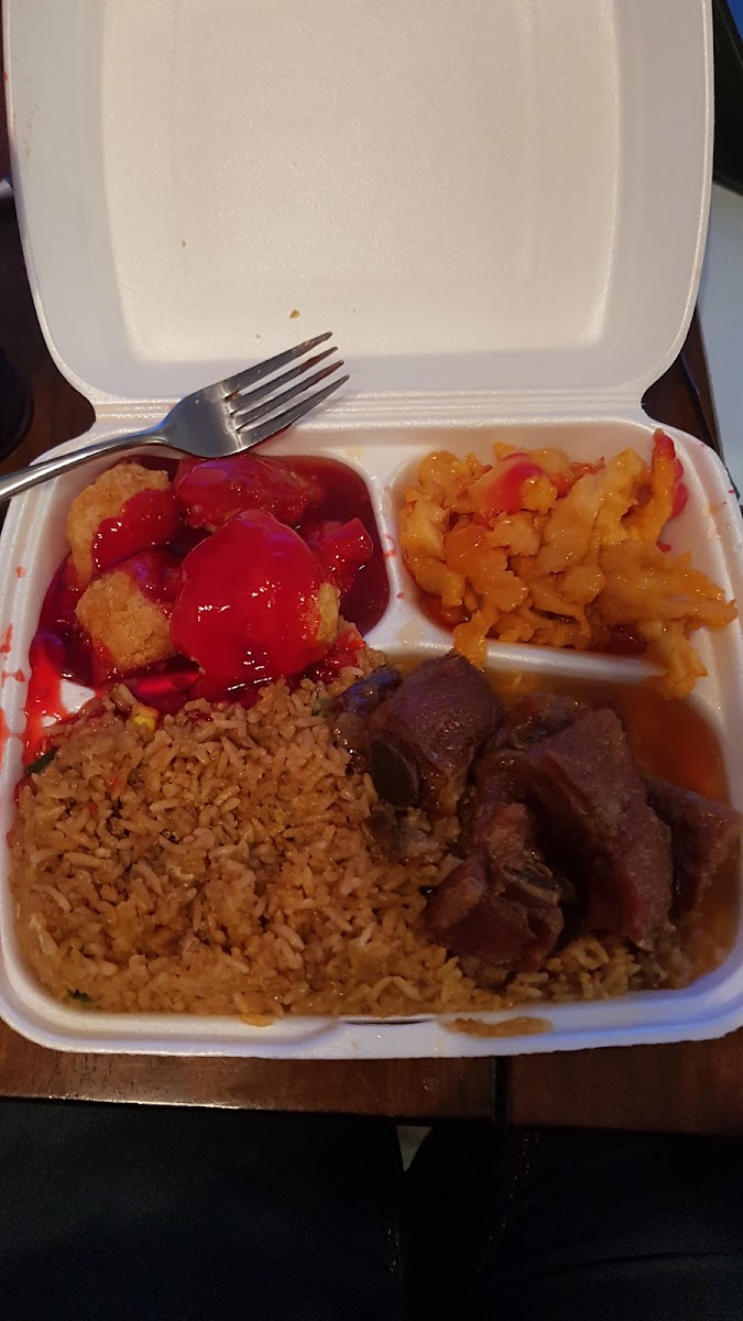 Lis Restaurant & Take Out - Photo 7