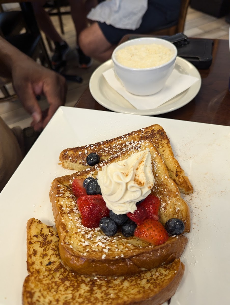 New Day Cafe - Photo 4