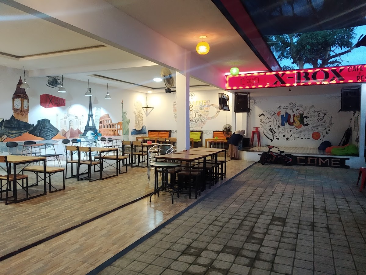 X - Box Cafe & Resto