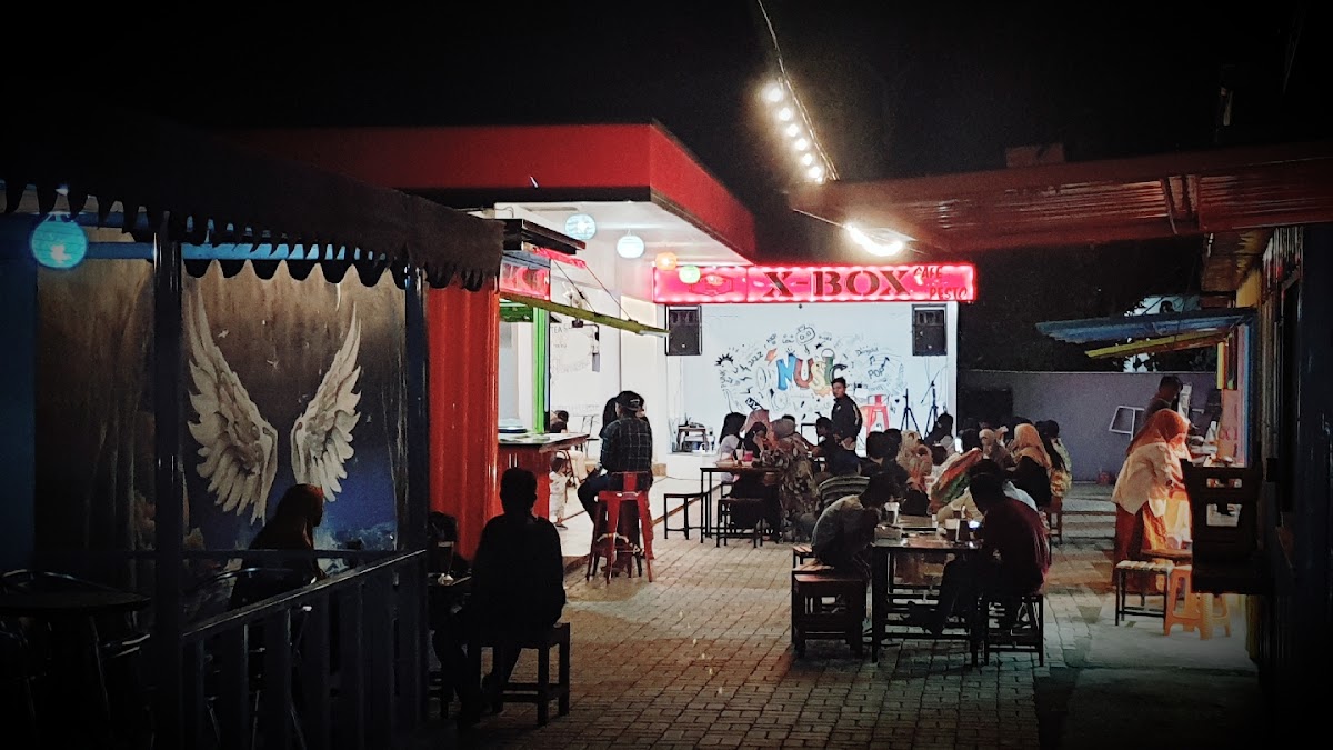 X - Box Cafe & Resto - Photo 3