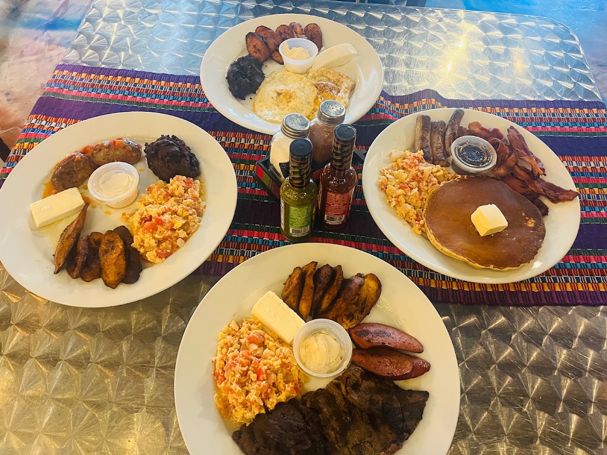 Isabel's guatemalan restaurant & bakery - Photo 1