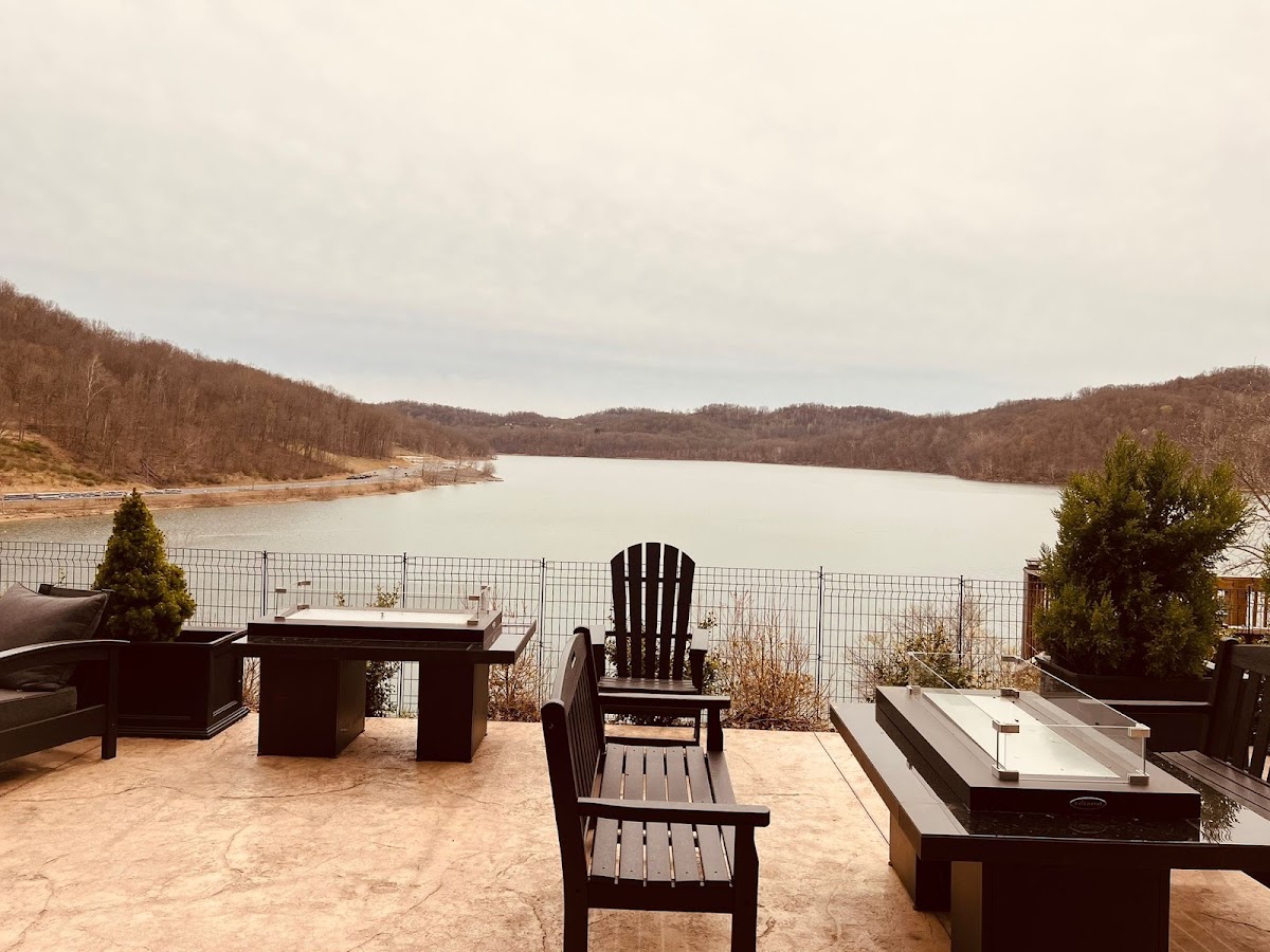 The Lodge Lakefront Dining