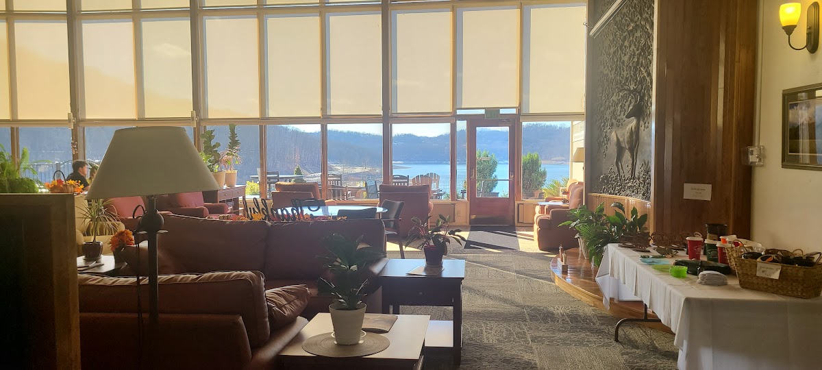 The Lodge Lakefront Dining - Photo 9