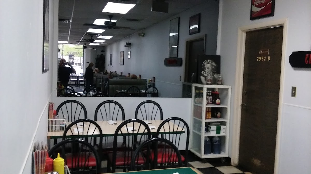 The Classic Coney Cafe - Photo 9