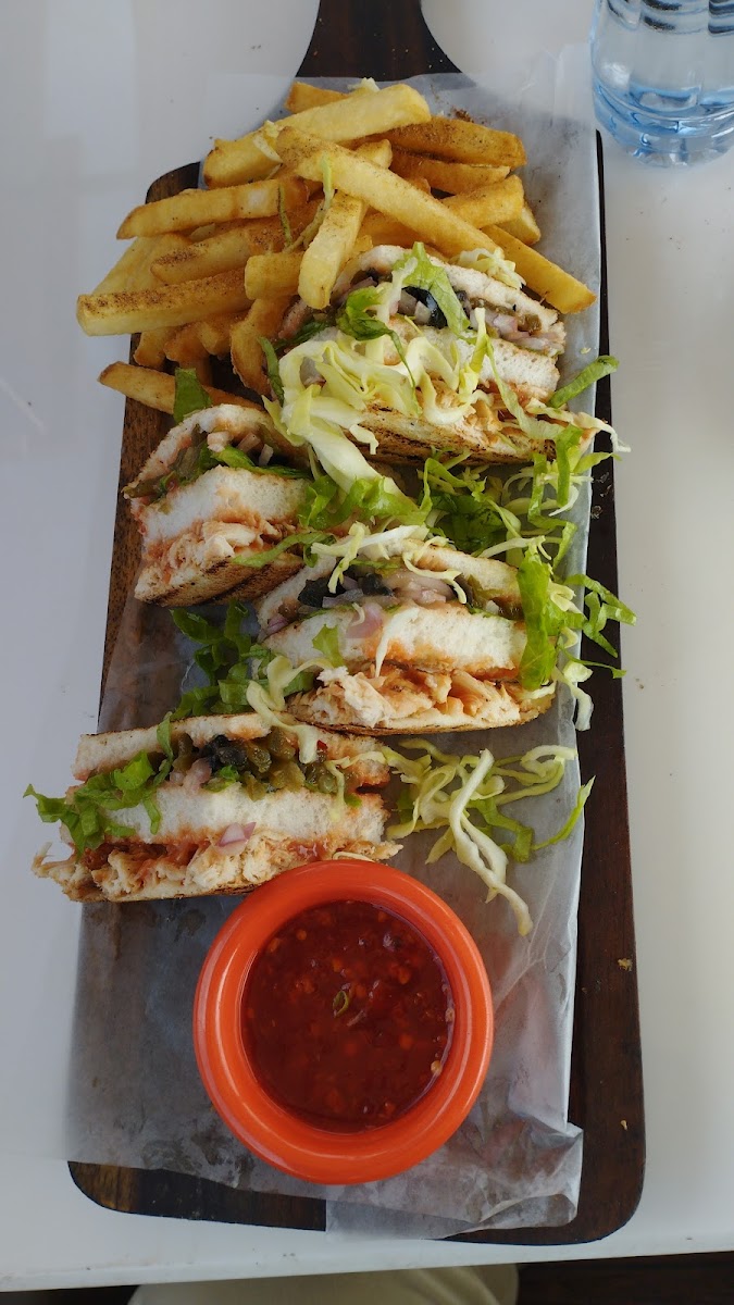 Uptown Cafe & Restaurant - Photo 9
