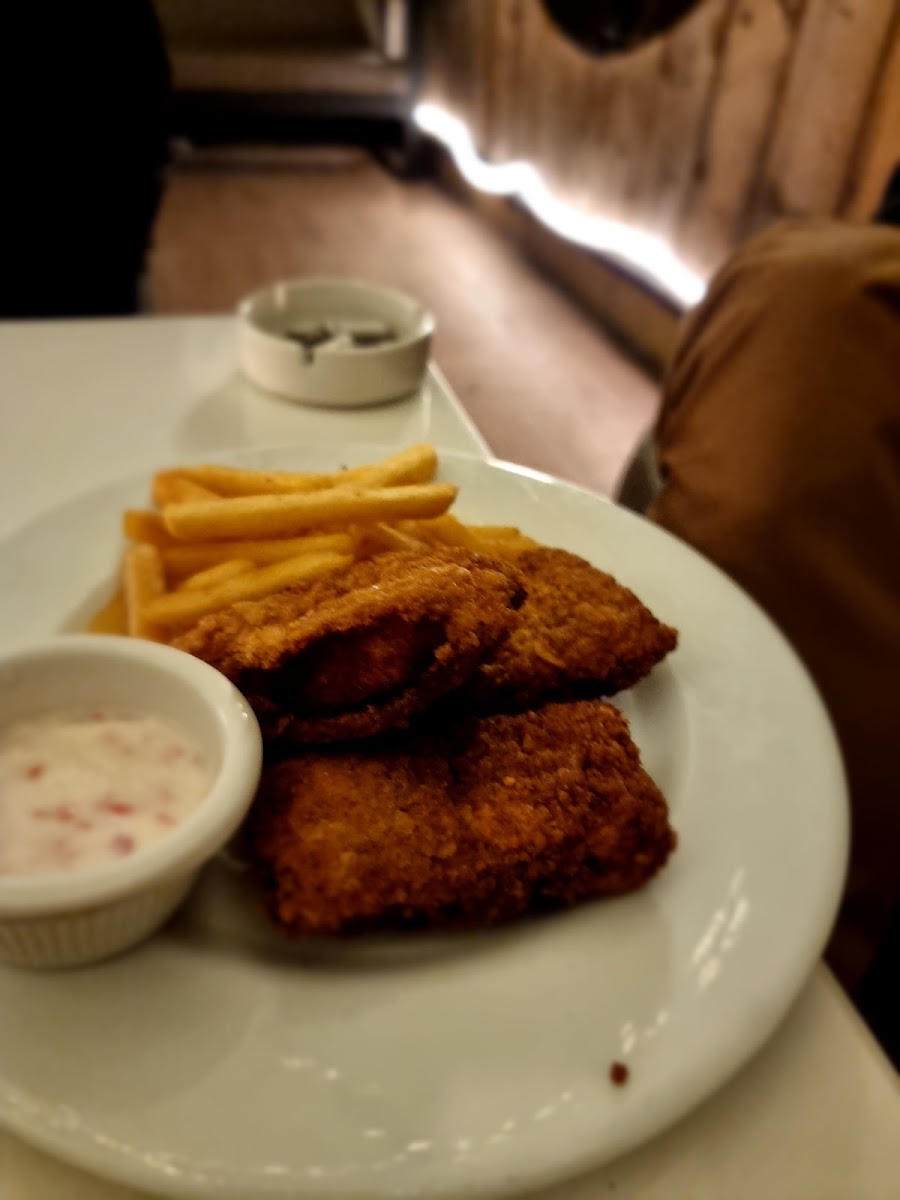 Uptown Cafe & Restaurant - Photo 6