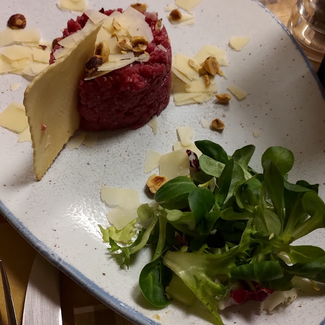 Battuta Di Fassona Con Grana E Nocciole IGP