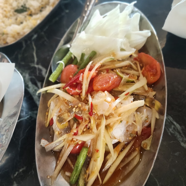 ส้มตําปูม้า