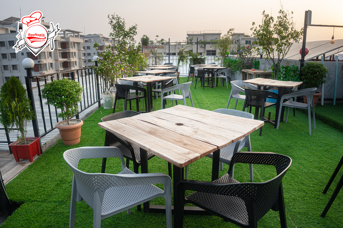 Rooftopia Restaurant & Cafe