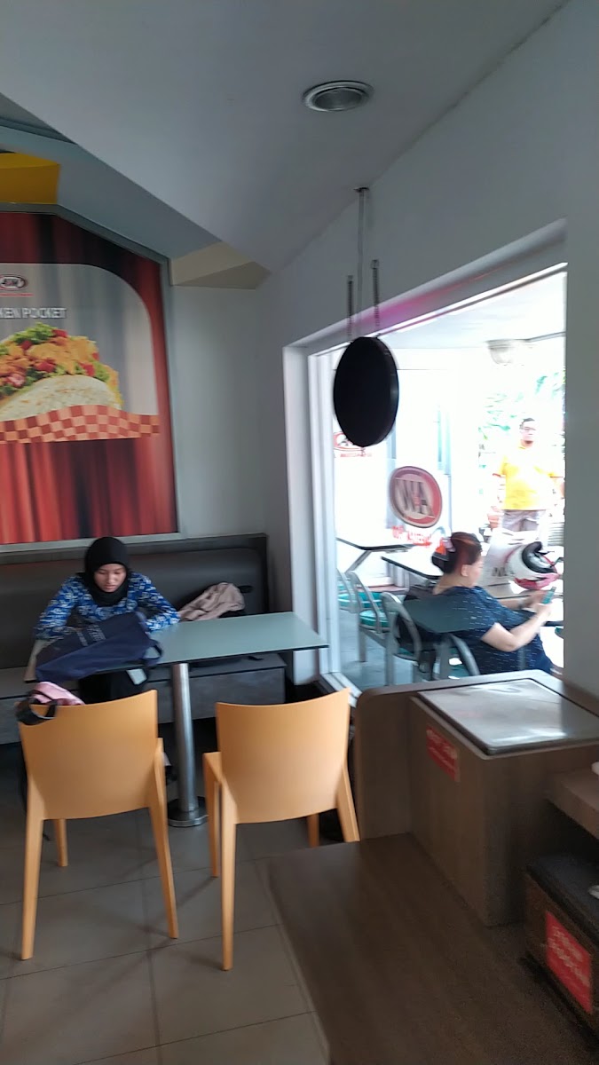 A&W Restoran - Ancol (Pantai Indah) - Photo 1