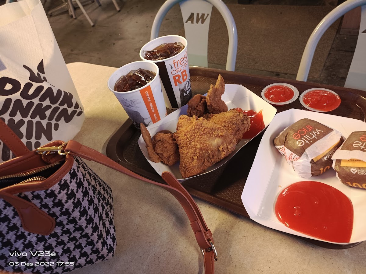 A&W Restoran - Ancol (Pantai Indah) - Photo 4