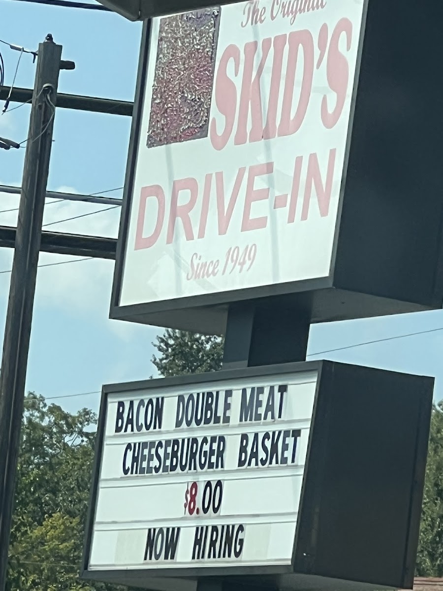 Skids DriveIn - Photo 7